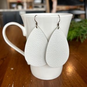 Nickel & Suede Lightweight Leather Earrings sz medium